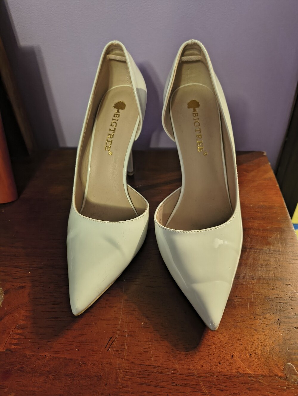 BigTree Women's Pointed Toe Cream Pumps
